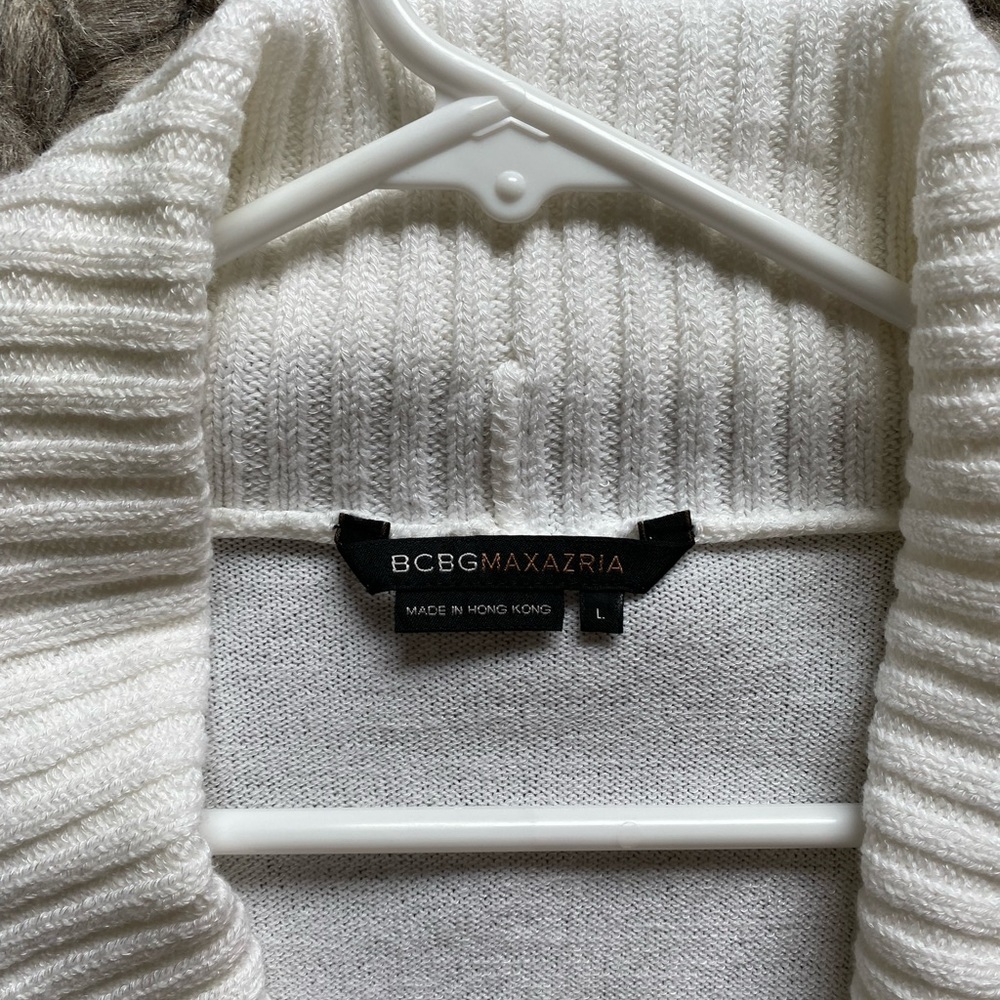 NWOT BGBG white cowl neck short-sleeve sweater shirt L
